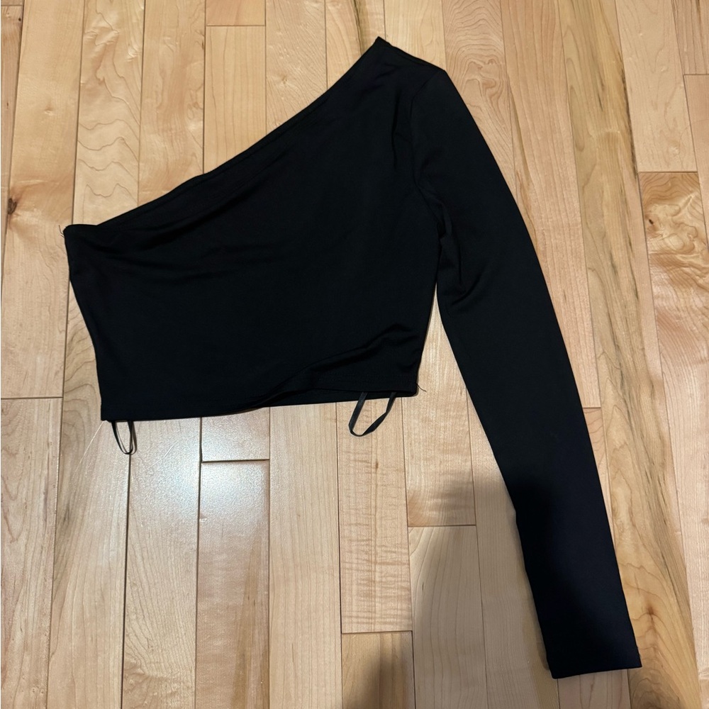 Amazon Black One-Shoulder Top